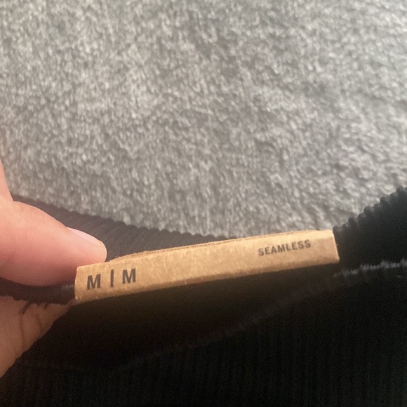 Victoria's Secret Seamless Bike Shorts - Picture 5 of 9